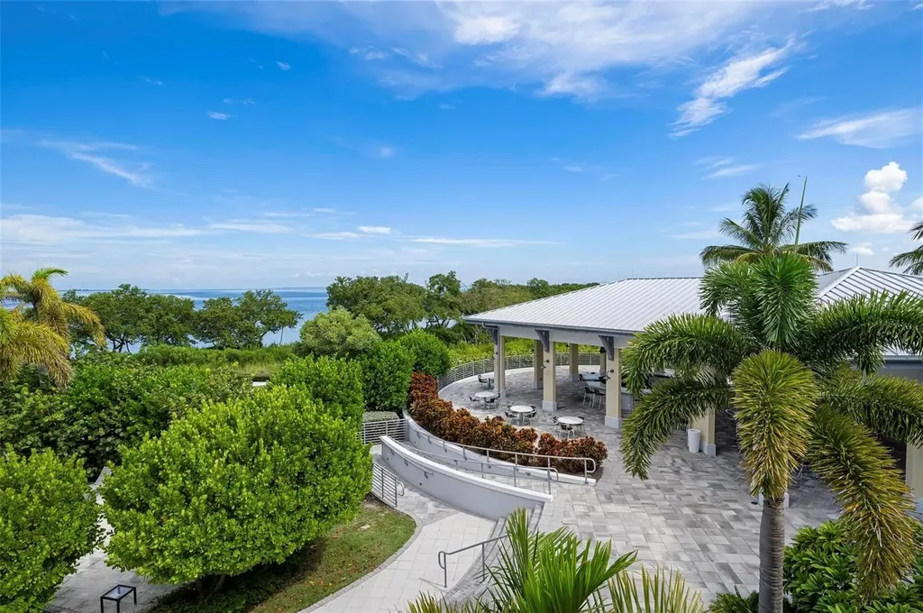 347 Compass Point Drive Bradenton FL 34209