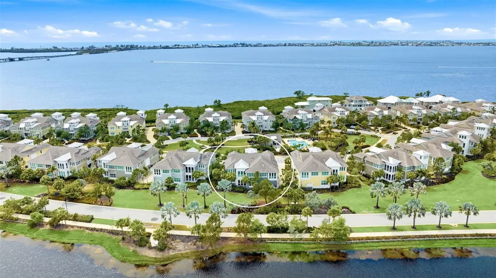 347 Compass Point Drive Bradenton FL 34209