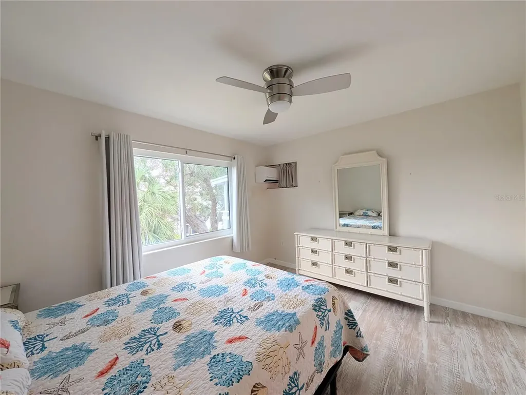 5949 Easy Street Bradenton FL 34207