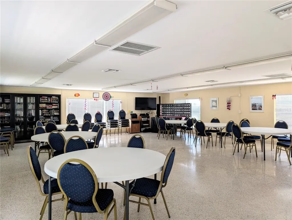 5949 Easy Street Bradenton FL 34207