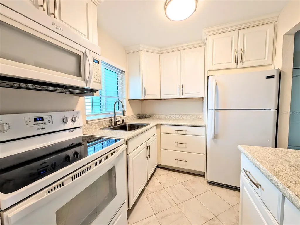 5949 Easy Street Bradenton FL 34207