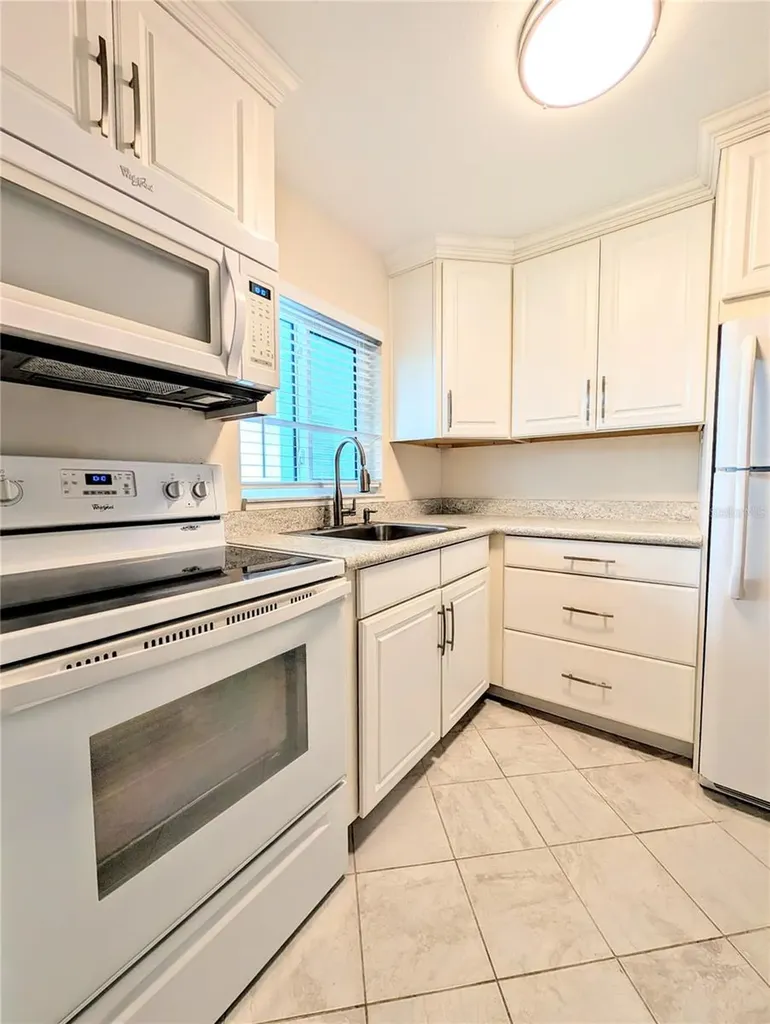 5949 Easy Street Bradenton FL 34207