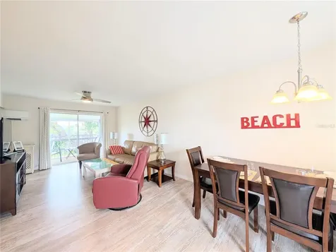 5949 Easy Street Bradenton FL 34207