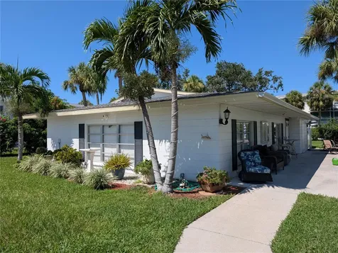5949 Easy Street Bradenton FL 34207