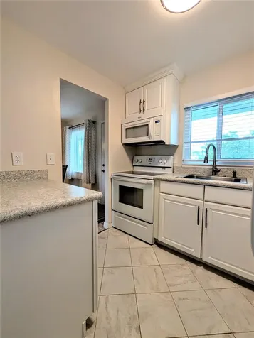5949 Easy Street Bradenton FL 34207