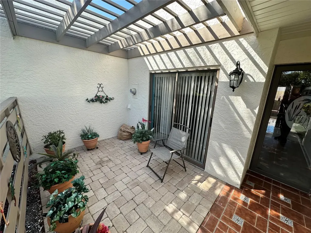 567 Lakeside Drive Bradenton FL 34210