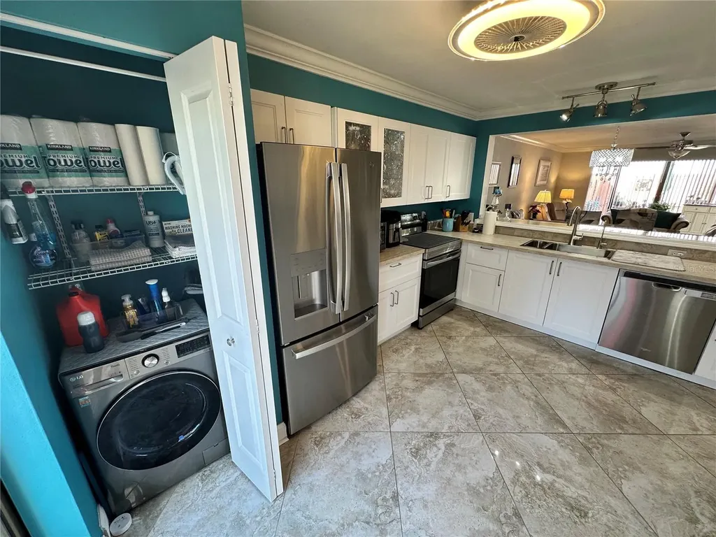 567 Lakeside Drive Bradenton FL 34210