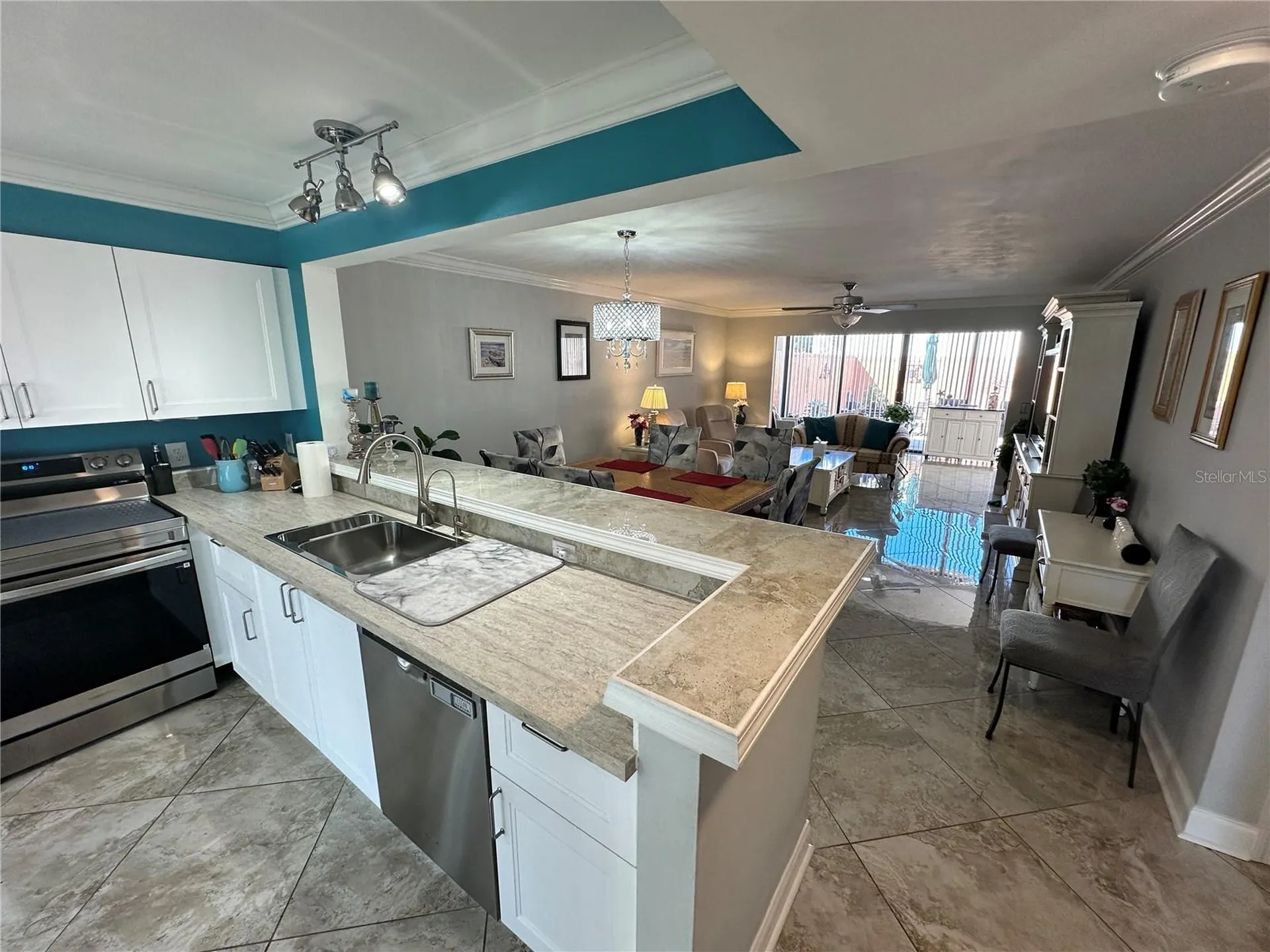 567 Lakeside Drive Bradenton FL 34210