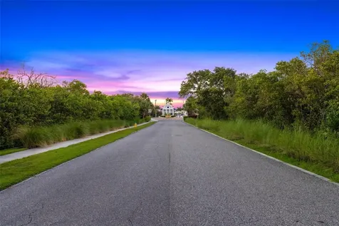 919 Seagrape Drive Ruskin FL 33570