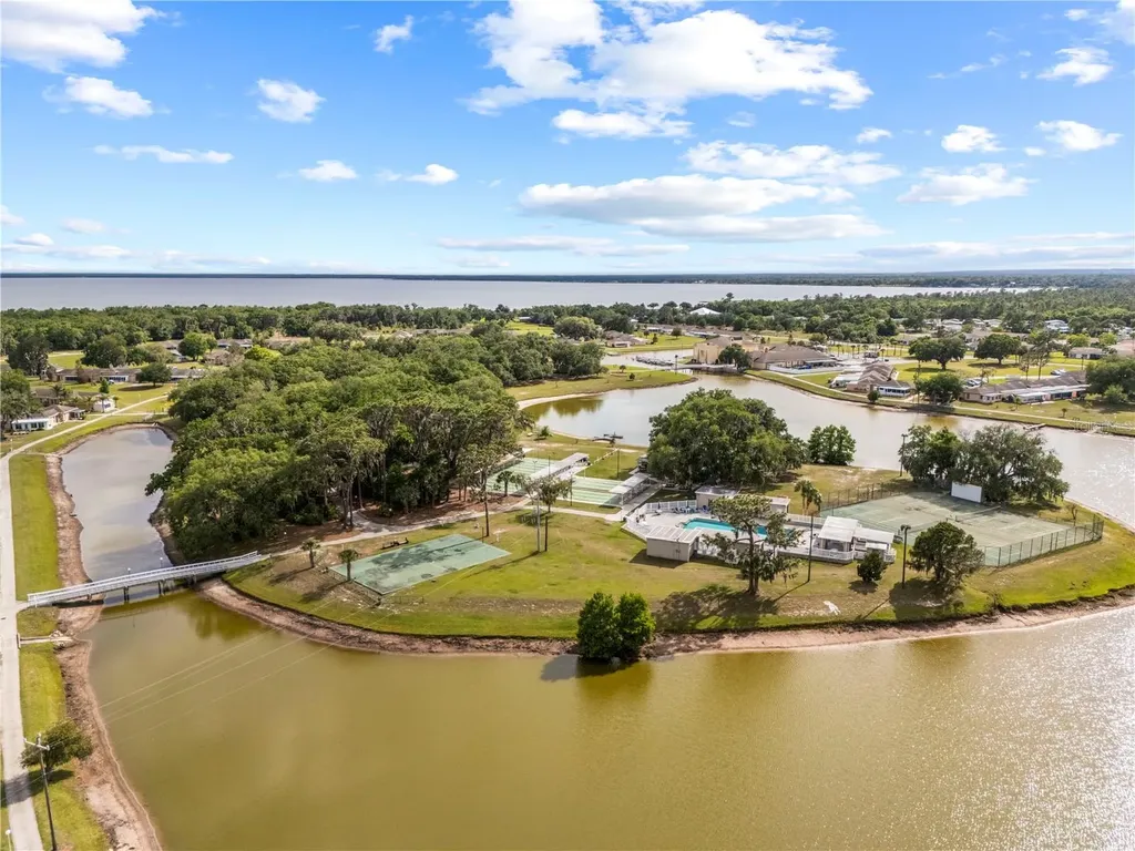 4209 Club Circle Lakeshore FL 33854