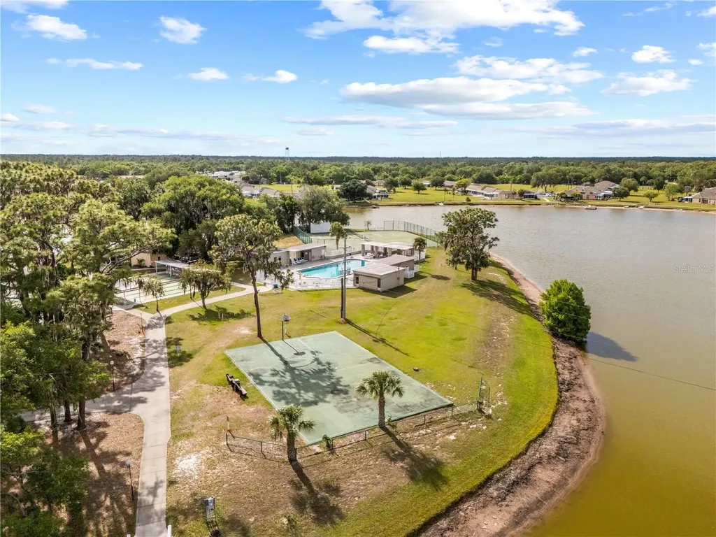 4209 Club Circle Lakeshore FL 33854