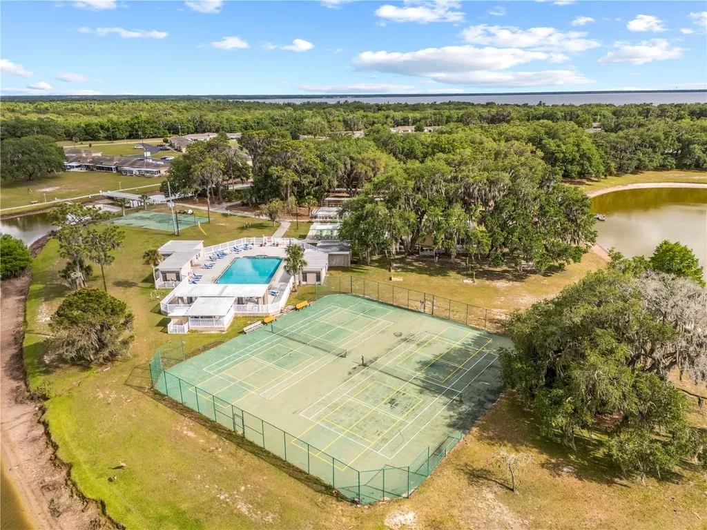 4209 Club Circle Lakeshore FL 33854
