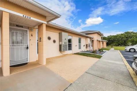 4209 Club Circle Lakeshore FL 33854