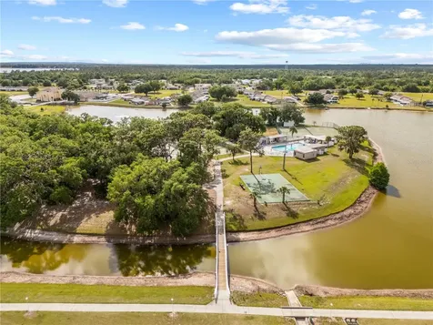 4209 Club Circle Lakeshore FL 33854