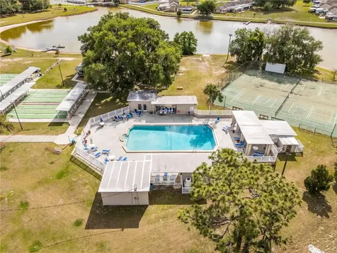 4209 Club Circle Lakeshore FL 33854
