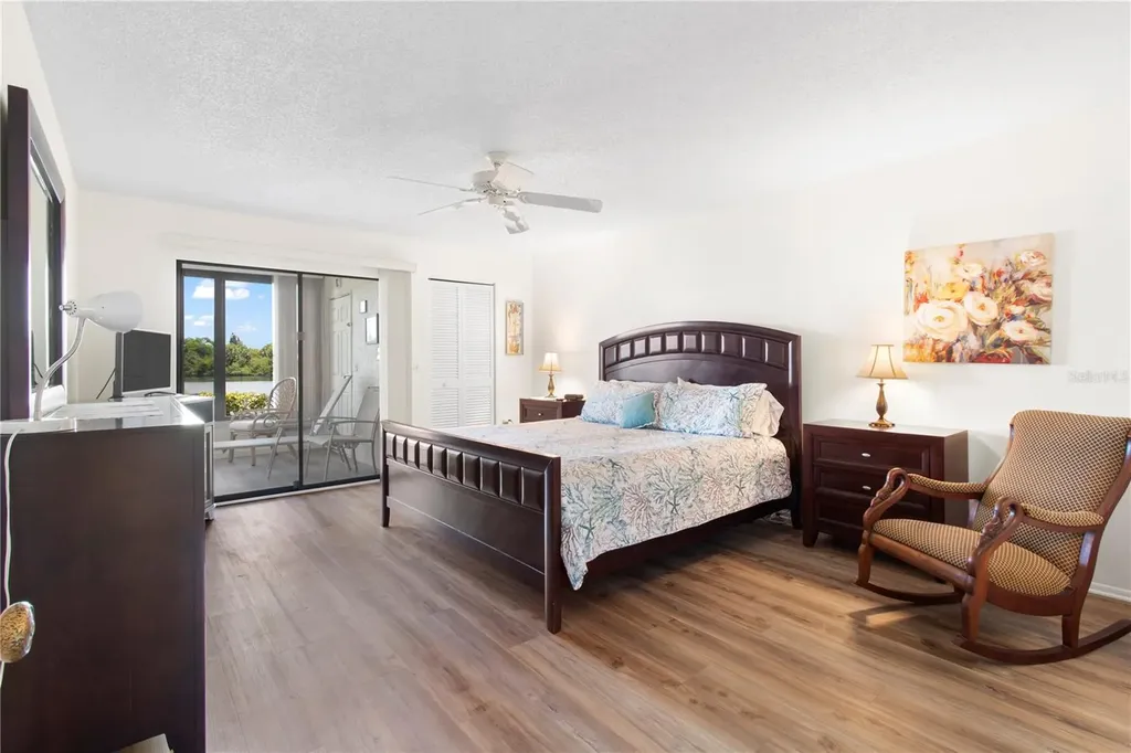 220 Lakewood Drive Bradenton FL 34210