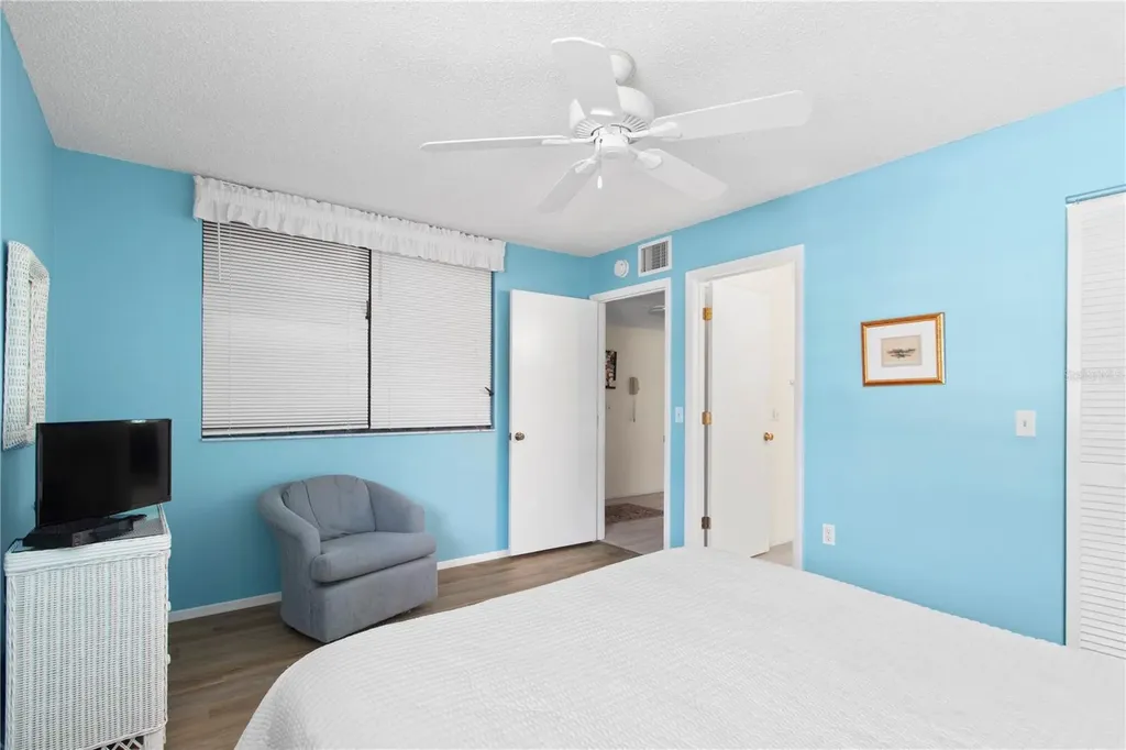 220 Lakewood Drive Bradenton FL 34210