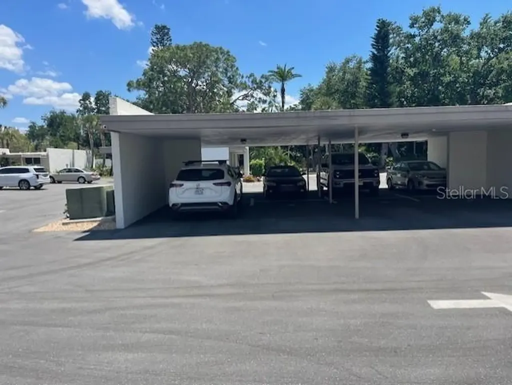 220 Lakewood Drive Bradenton FL 34210