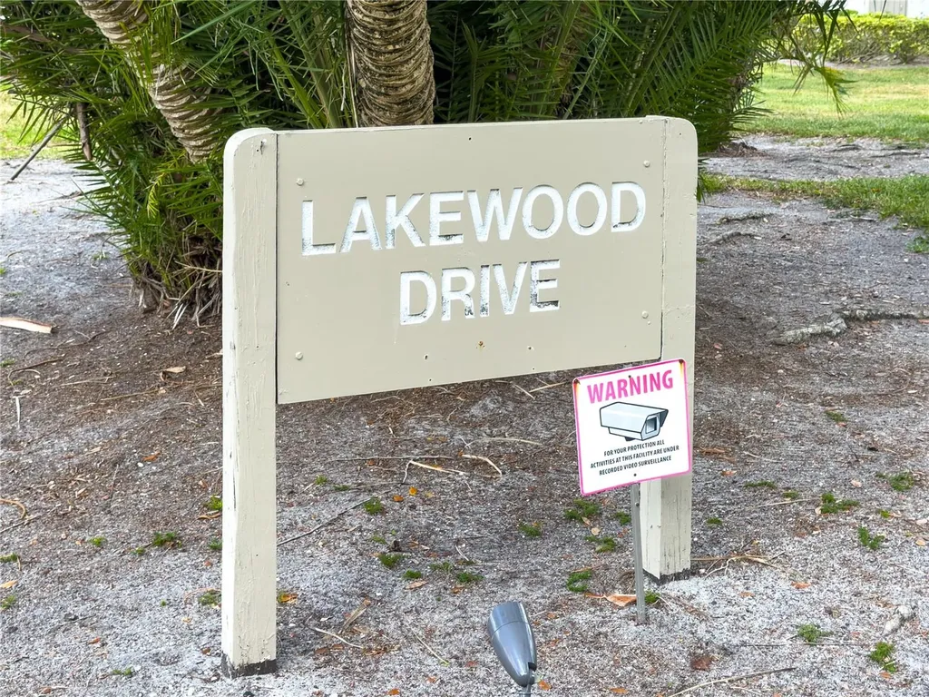 220 Lakewood Drive Bradenton FL 34210