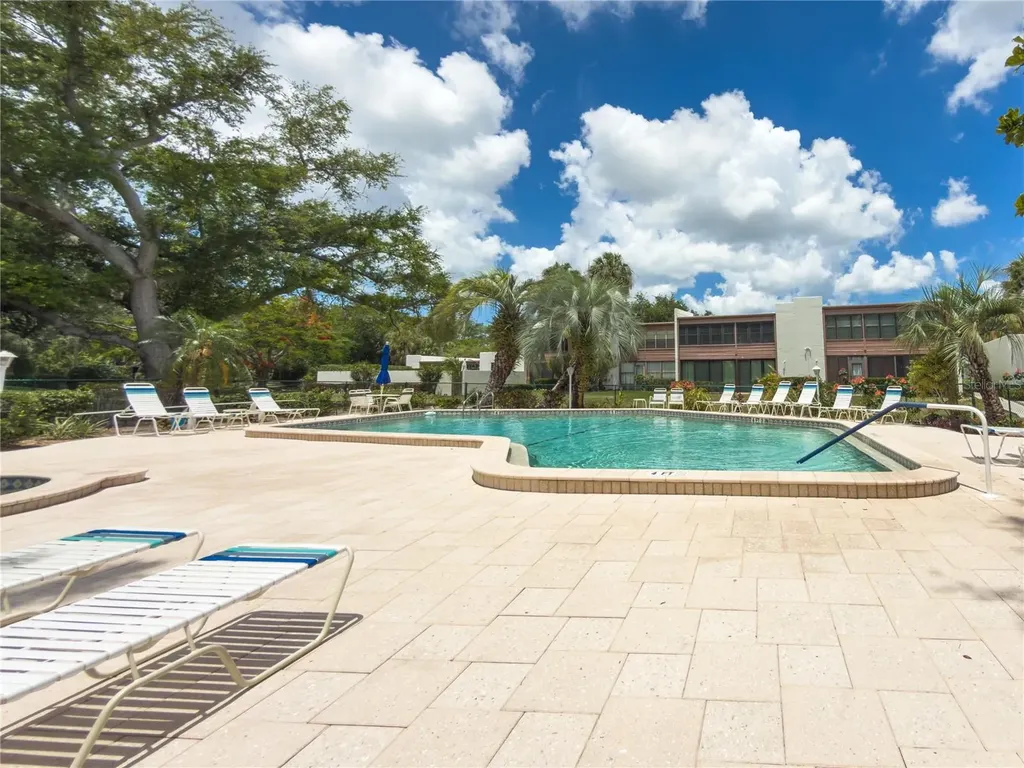 220 Lakewood Drive Bradenton FL 34210