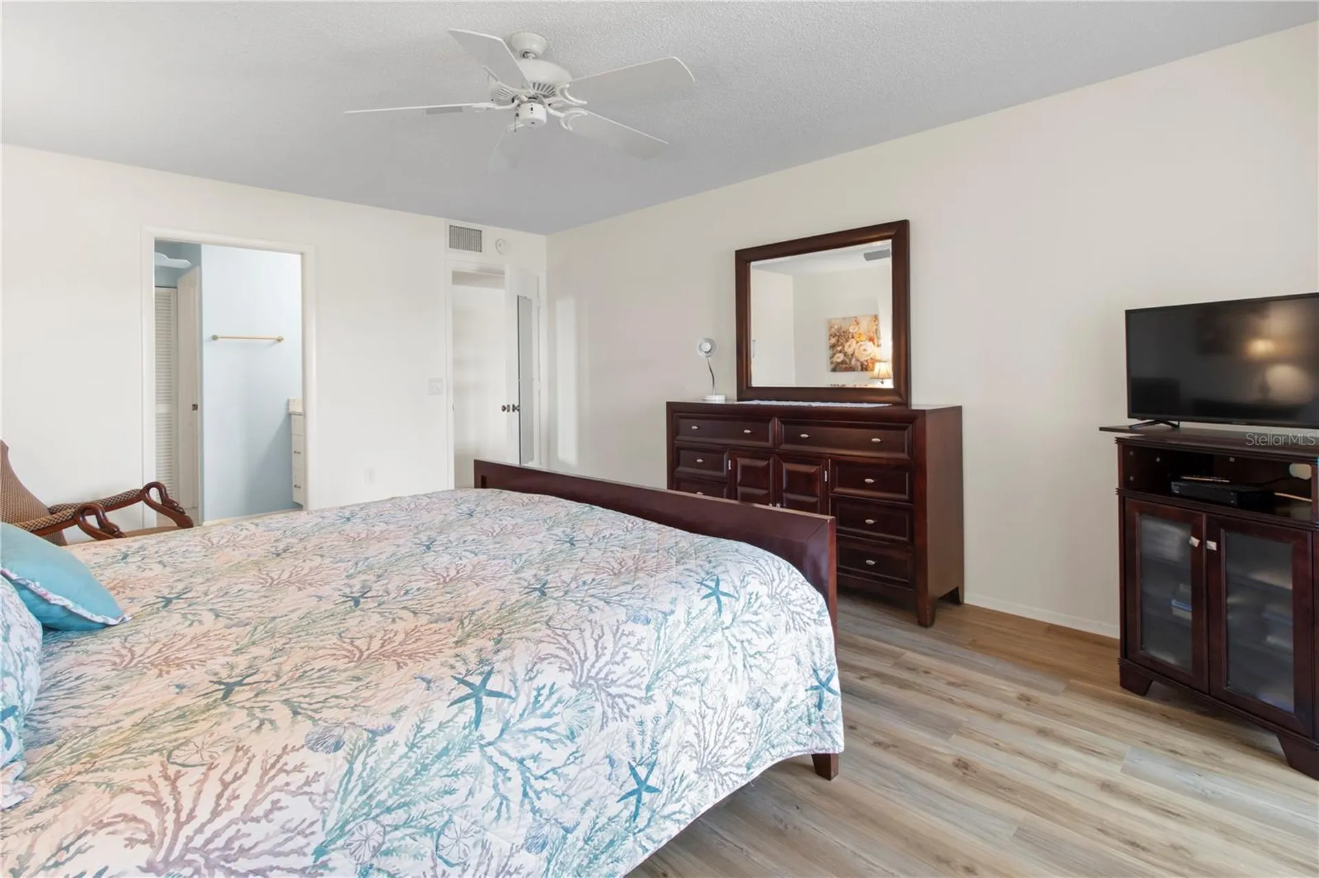 220 Lakewood Drive Bradenton FL 34210
