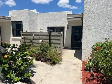220 Lakewood Drive Bradenton FL 34210