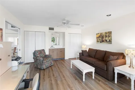 220 Lakewood Drive Bradenton FL 34210