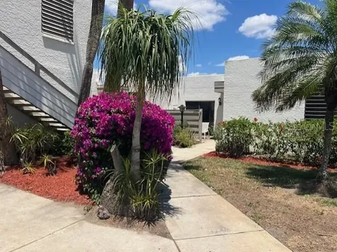 220 Lakewood Drive Bradenton FL 34210