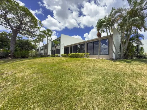 220 Lakewood Drive Bradenton FL 34210