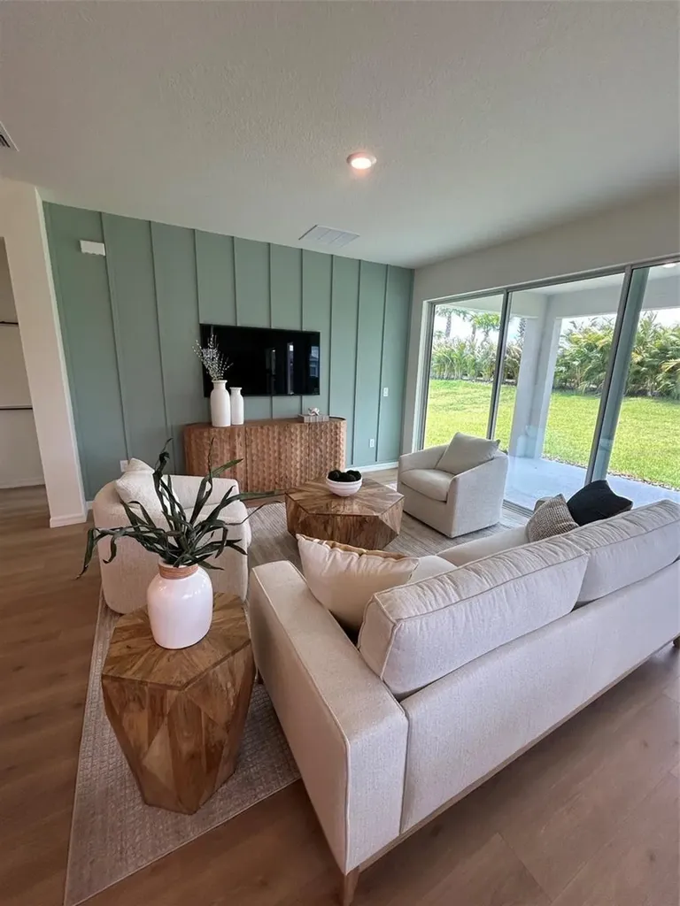 5249 Everlong Drive Apollo Beach FL 33572