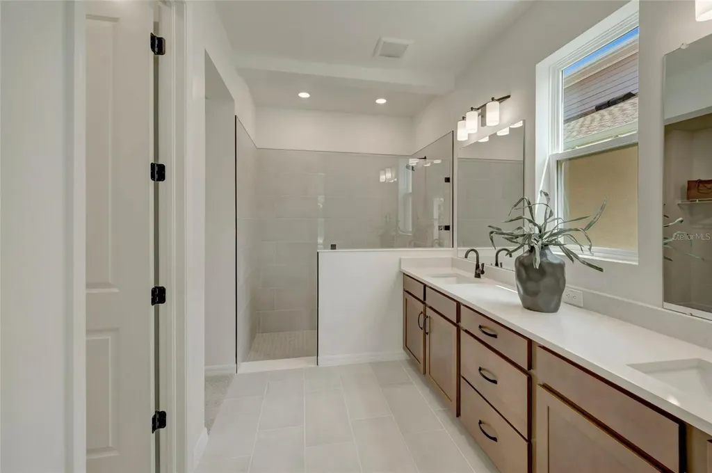 5249 Everlong Drive Apollo Beach FL 33572
