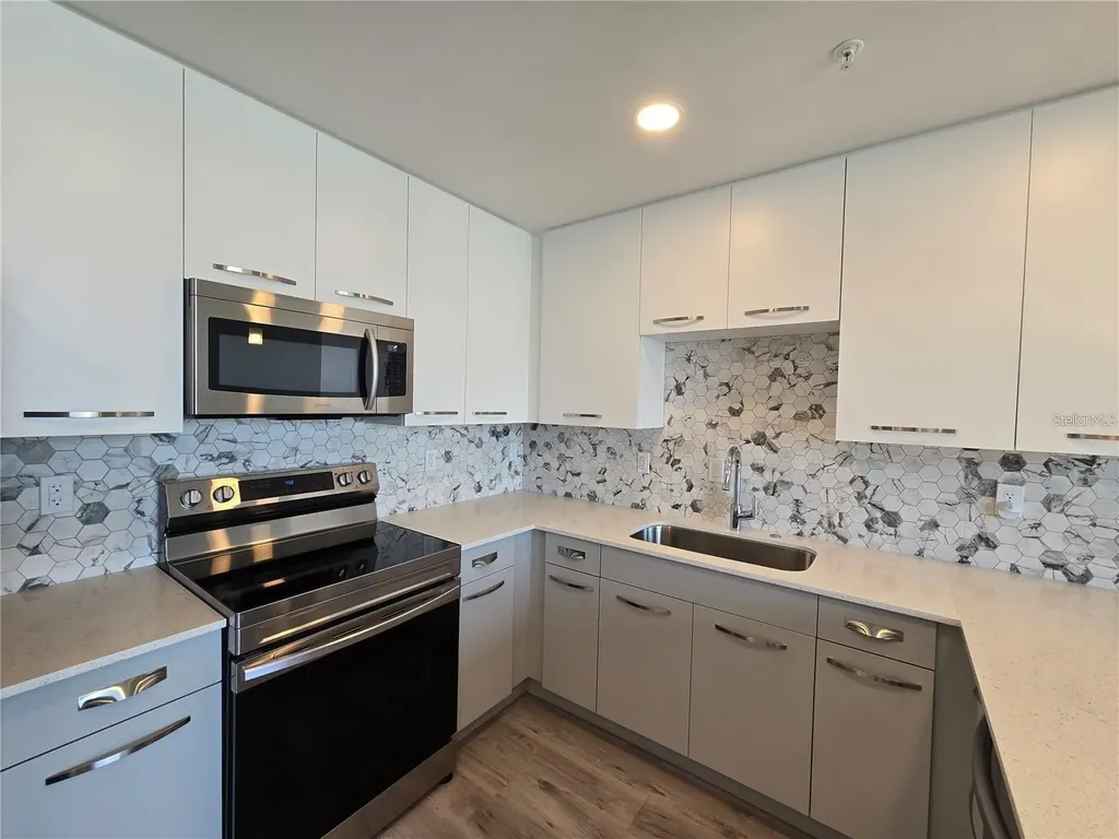 1703 N Tamiami Trail Sarasota FL 34234
