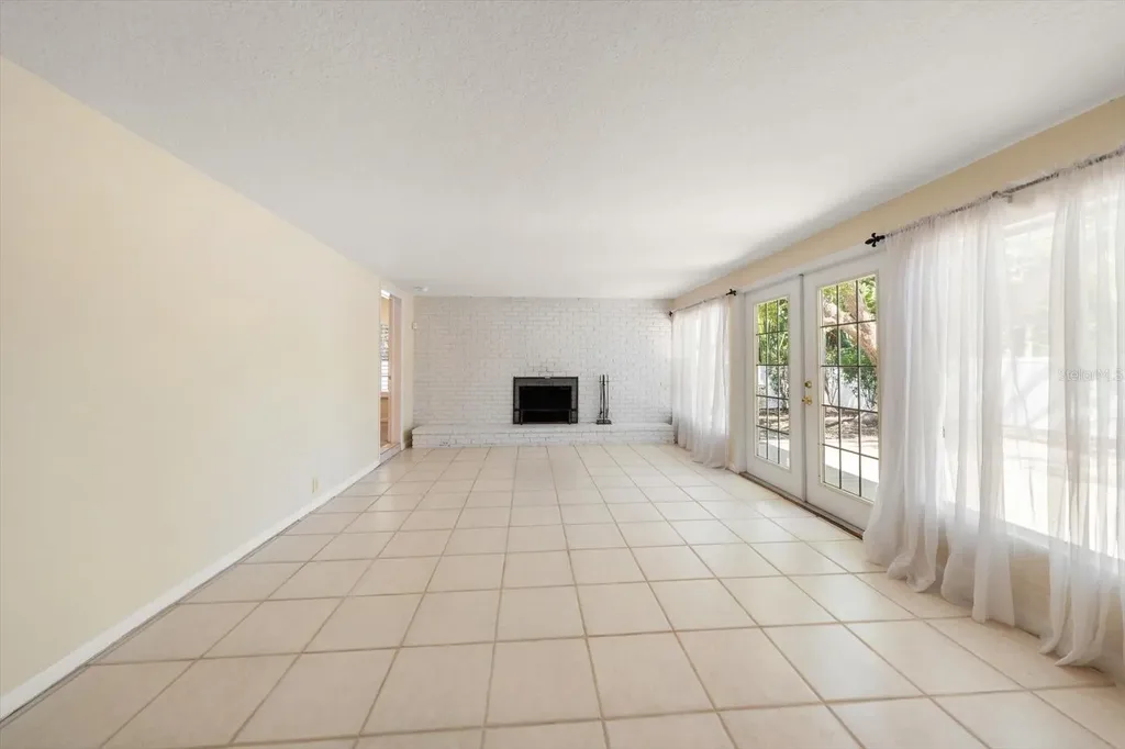 1702 Meredith Lane Belleair FL 33756