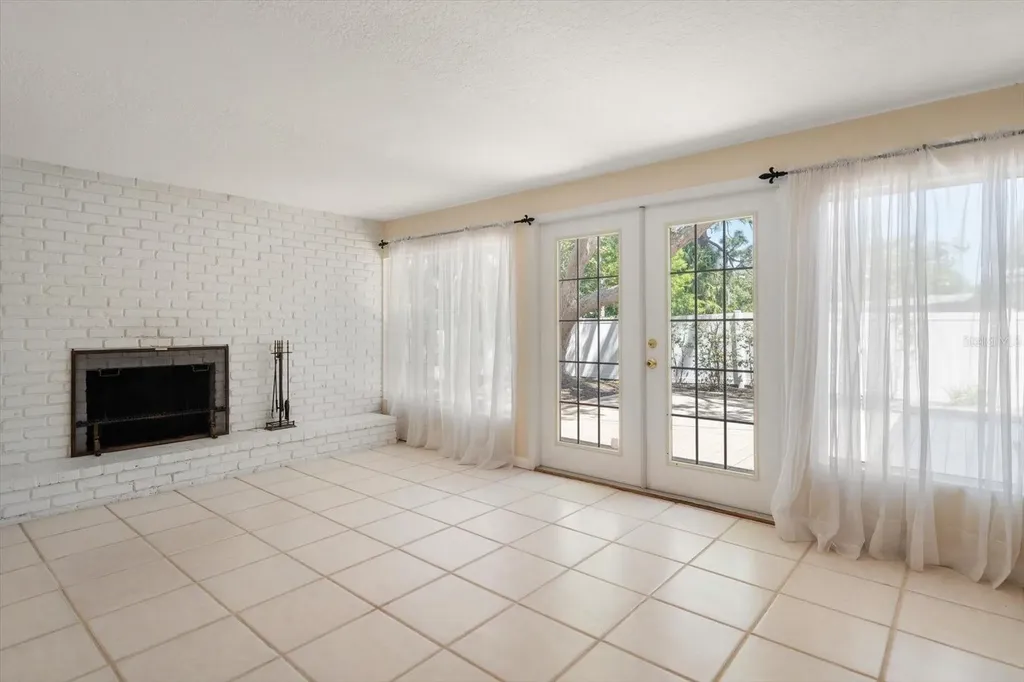 1702 Meredith Lane Belleair FL 33756