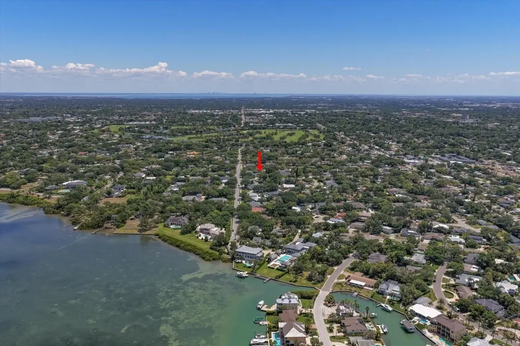 1702 Meredith Lane Belleair FL 33756