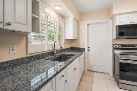 1702 Meredith Lane Belleair FL 33756