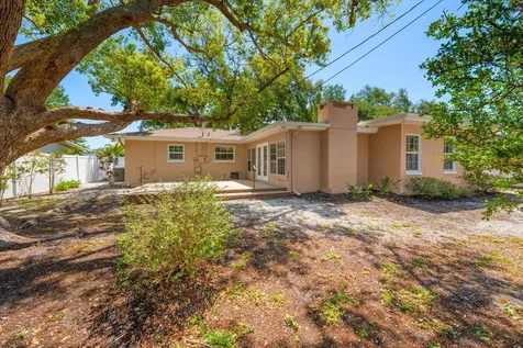 1702 Meredith Lane Belleair FL 33756