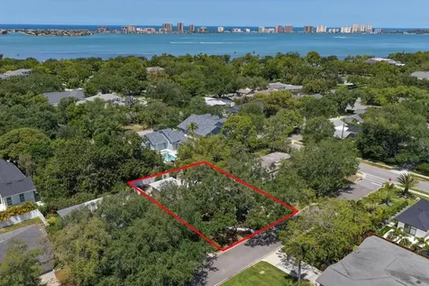 1702 Meredith Lane Belleair FL 33756