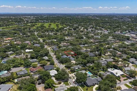 1702 Meredith Lane Belleair FL 33756