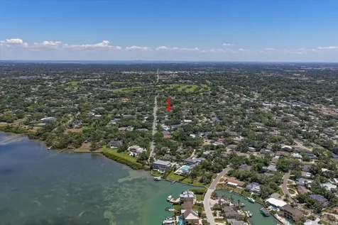 1702 Meredith Lane Belleair FL 33756