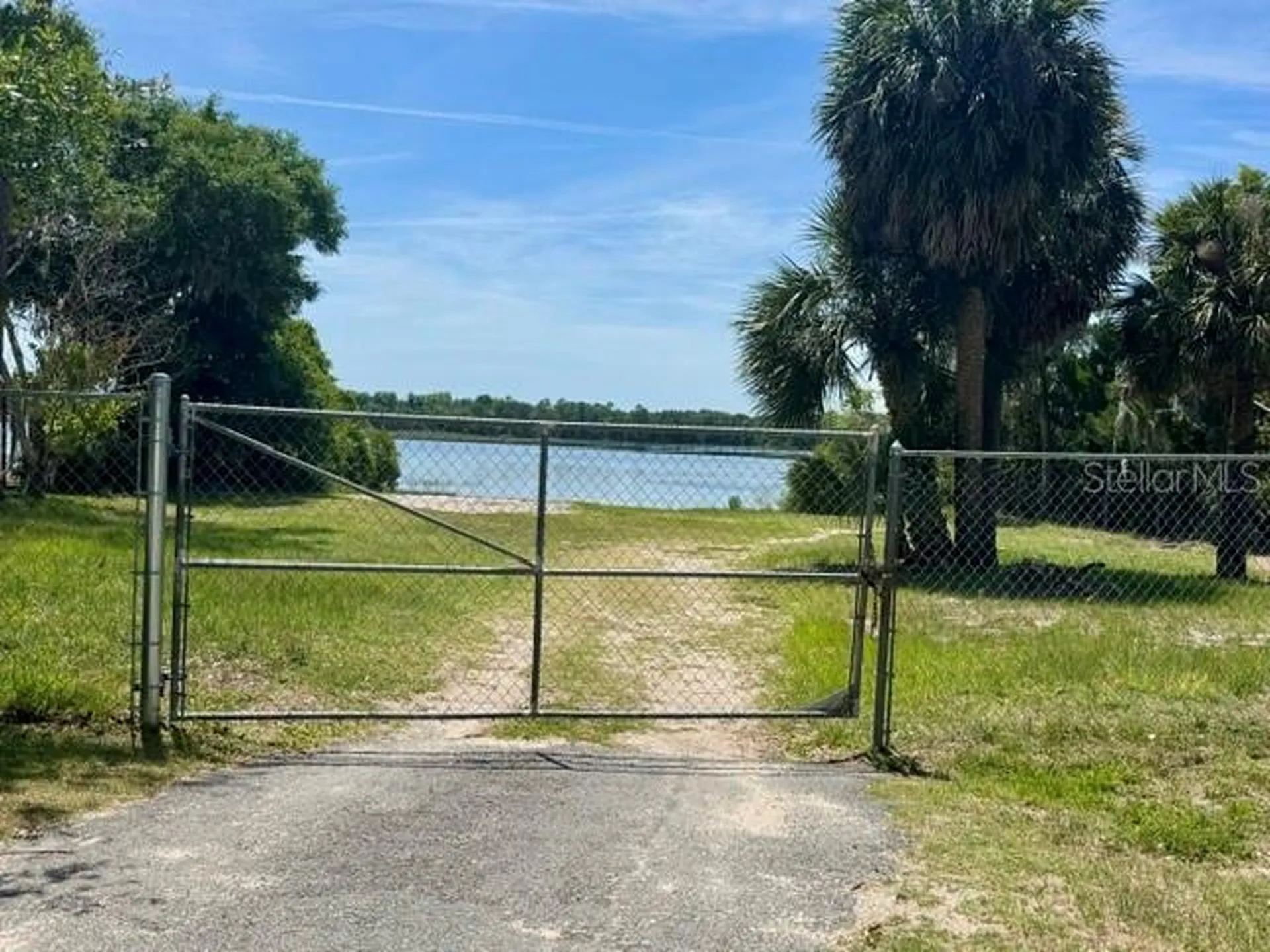 17819 Palm Street Umatilla FL 32784