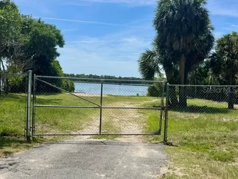 17819 Palm Street Umatilla FL 32784