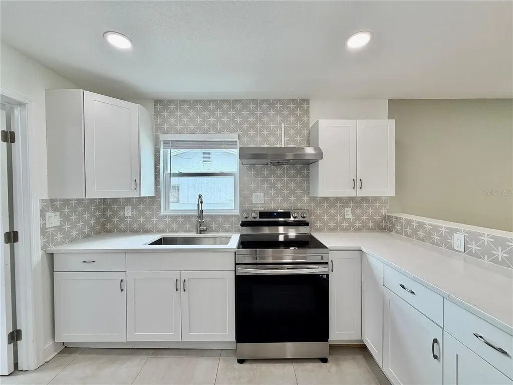 3823 2nd Avenue N St Petersburg FL 33713