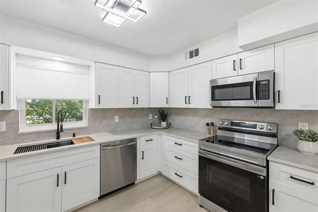 6011 Wilshire Drive Tampa FL 33615