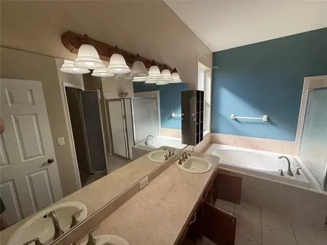 8429 Hunters Fork Loop Ruskin FL 33573
