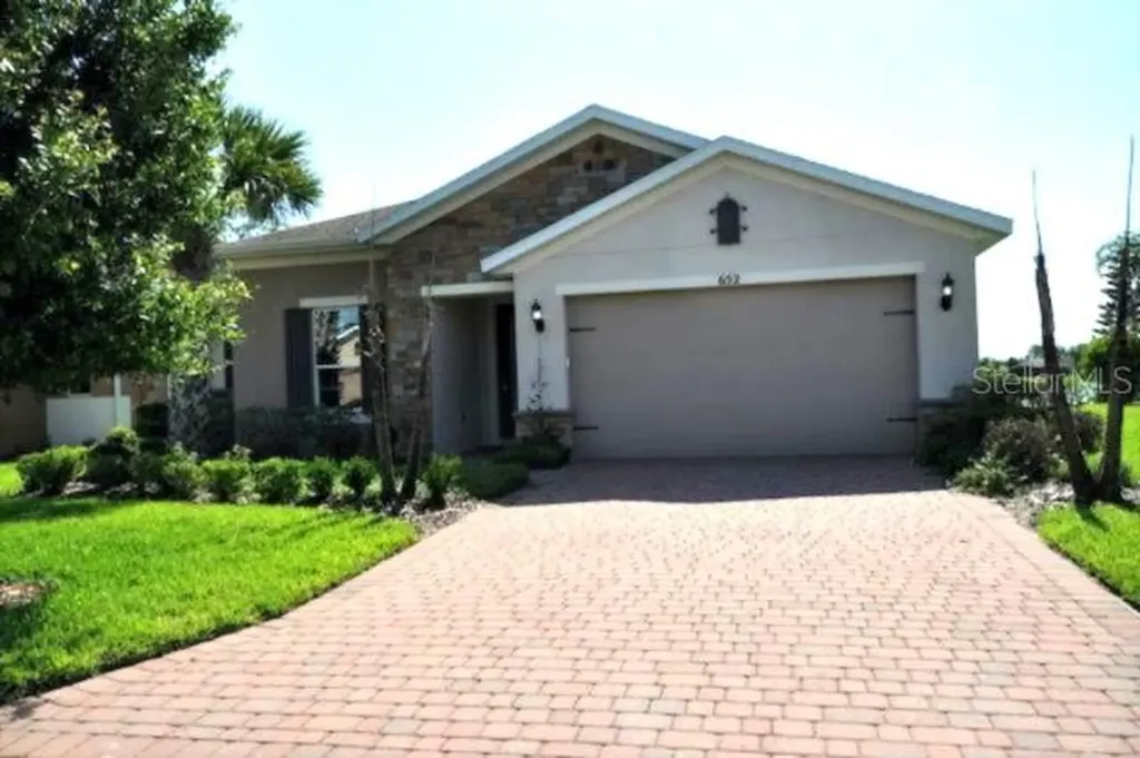 652 Via Corso Court Kissimmee FL 34759