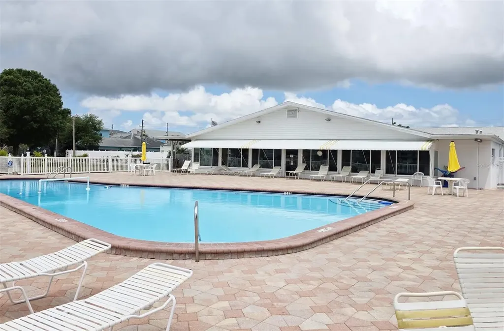 6015 19th Street N St Petersburg FL 33714