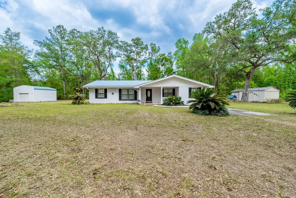 1753 SE Highway 349 Old Town FL 32680