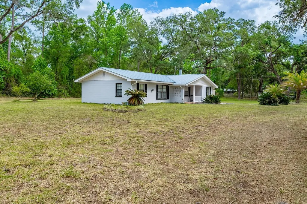 1753 SE Highway 349 Old Town FL 32680