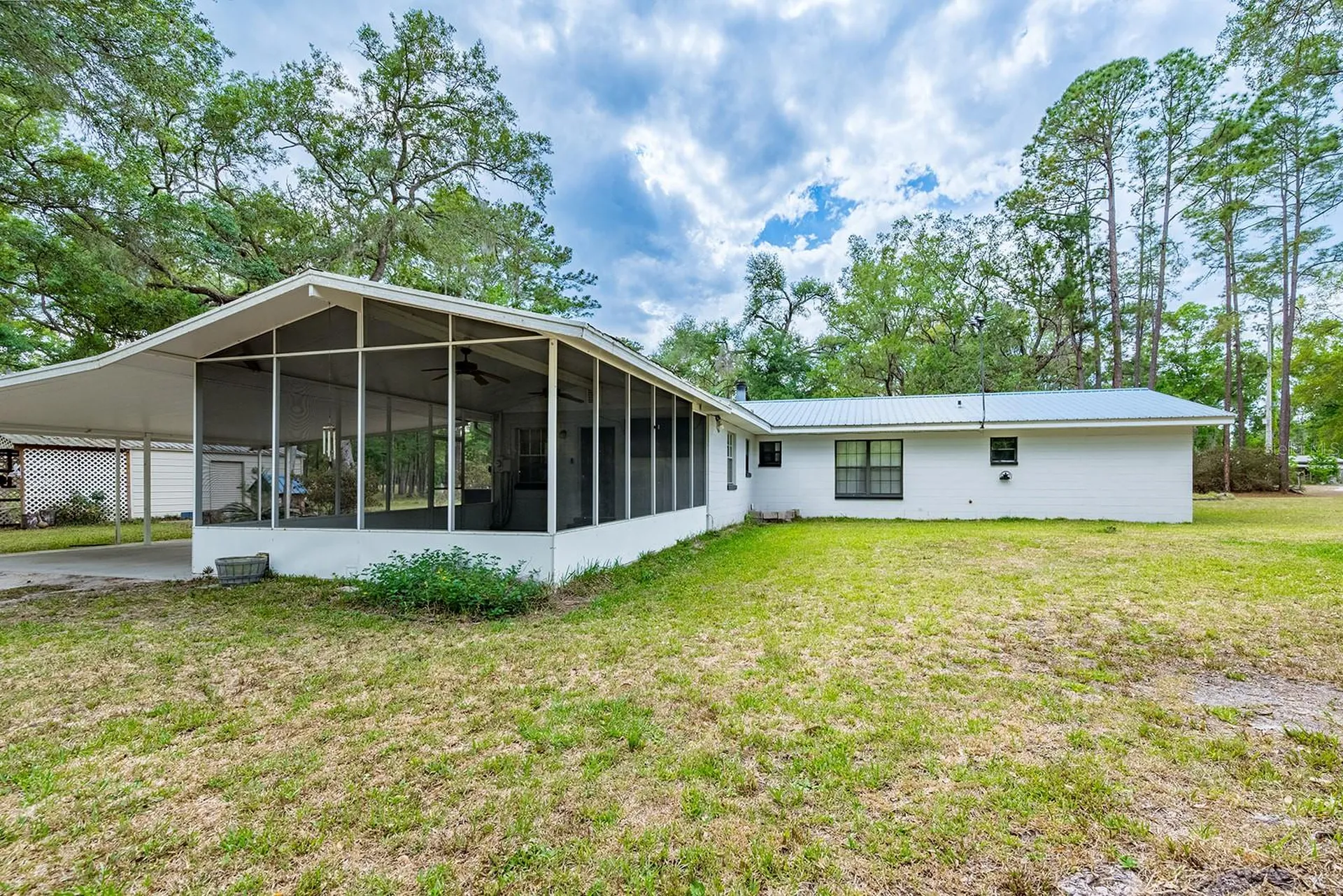1753 SE Highway 349 Old Town FL 32680
